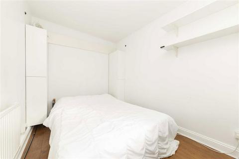 2 bedroom flat to rent, St. Katharines Way, London E1W