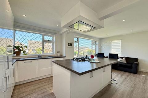 3 bedroom detached house for sale, Boston Spa, Heathfield Lane, LS23