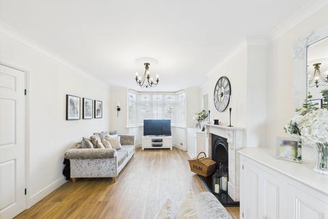 2 Cherry Close, Ruislip, HA4 6EE