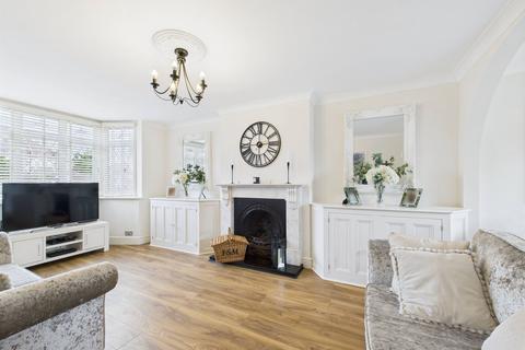 2 Cherry Close, Ruislip, HA4 6EE