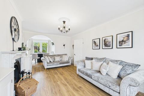 2 Cherry Close, Ruislip, HA4 6EE