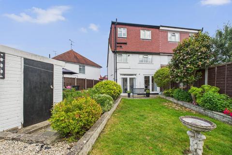 2 Cherry Close, Ruislip, HA4 6EE