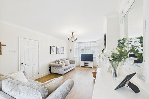 2 Cherry Close, Ruislip, HA4 6EE