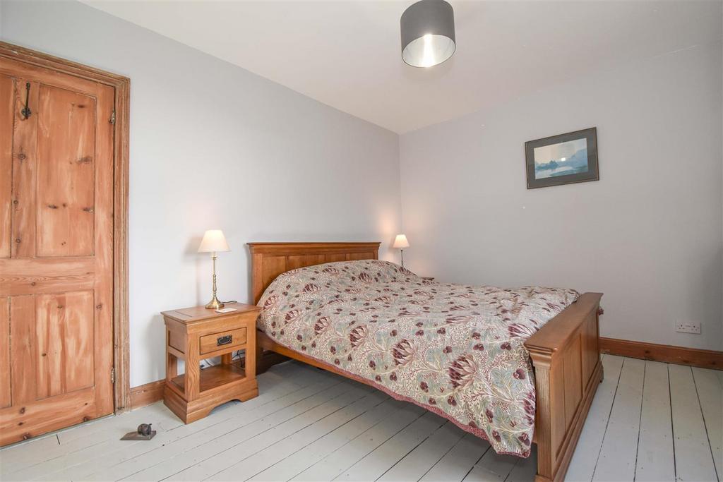 Bluebell Cottage Bedroom 1b.jpg