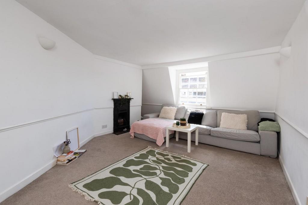 Flat 3, 9 Lower Borough Walls, Bath BA1 1 QR-6.jpg