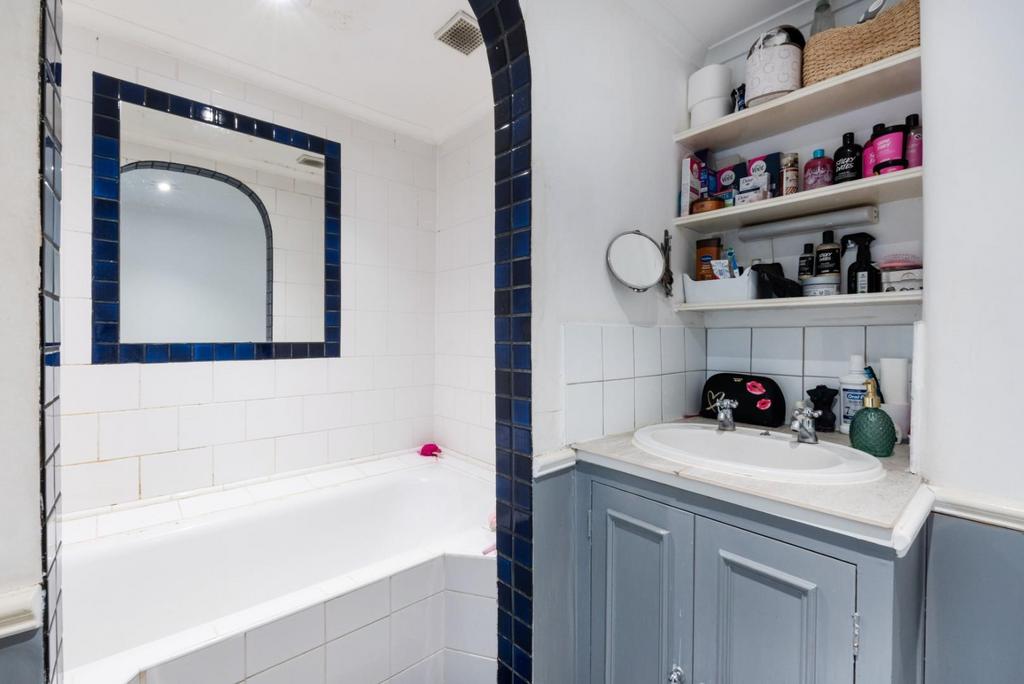 Flat 3, 9 Lower Borough Walls, Bath BA1 1 QR-12.jpg
