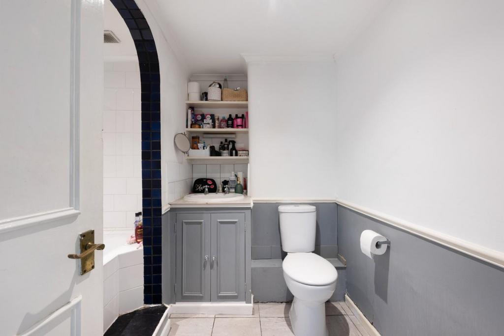 Flat 3, 9 Lower Borough Walls, Bath BA1 1 QR-11.jpg