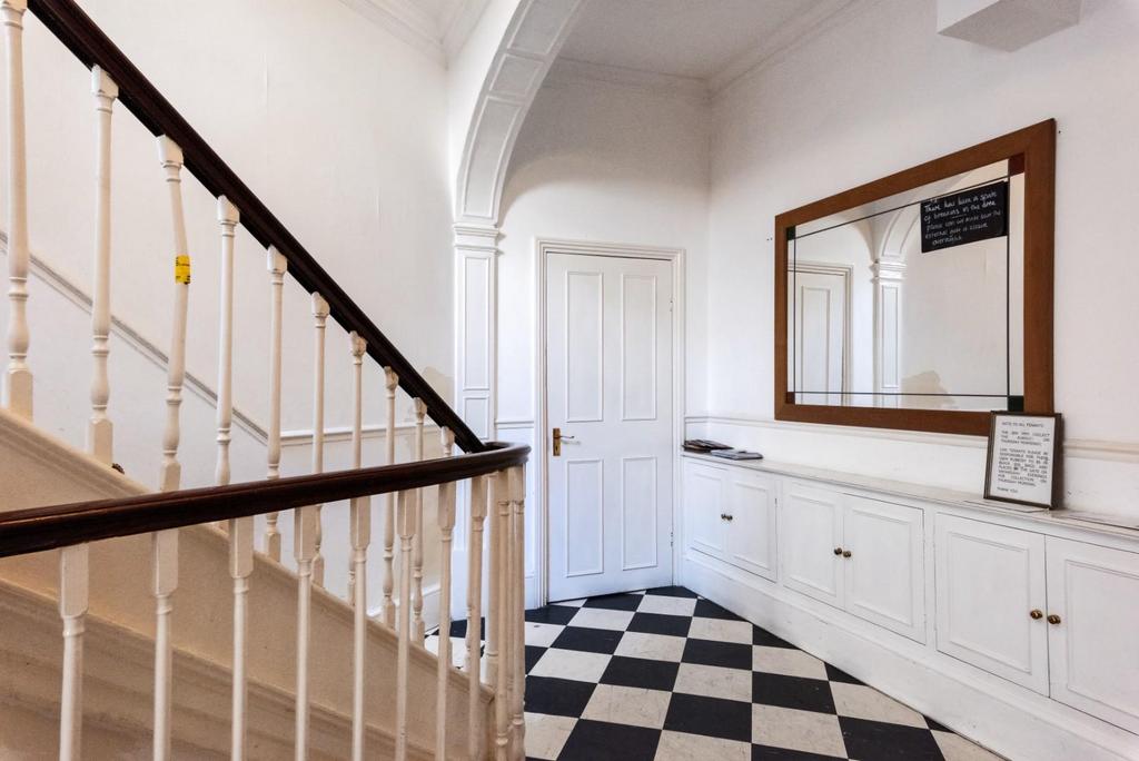 Flat 3, 9 Lower Borough Walls, Bath BA1 1 QR-5.jpg