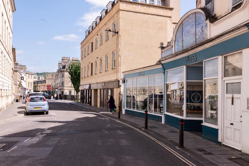 Flat 3, 9 Lower Borough Walls, Bath BA1 1 QR-2.jpg