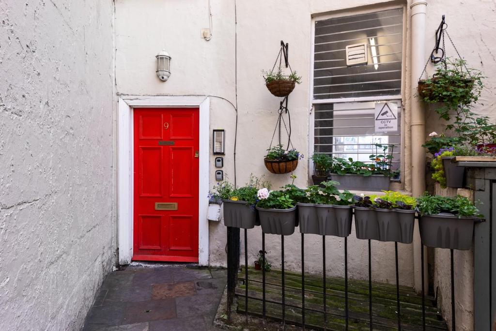 Flat 3, 9 Lower Borough Walls, Bath BA1 1 QR-4.jpg