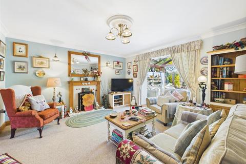 11 Cae Terrace, Llanelli, SA15 1HN