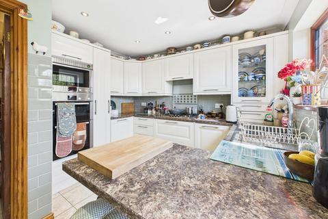 11 Cae Terrace, Llanelli, SA15 1HN