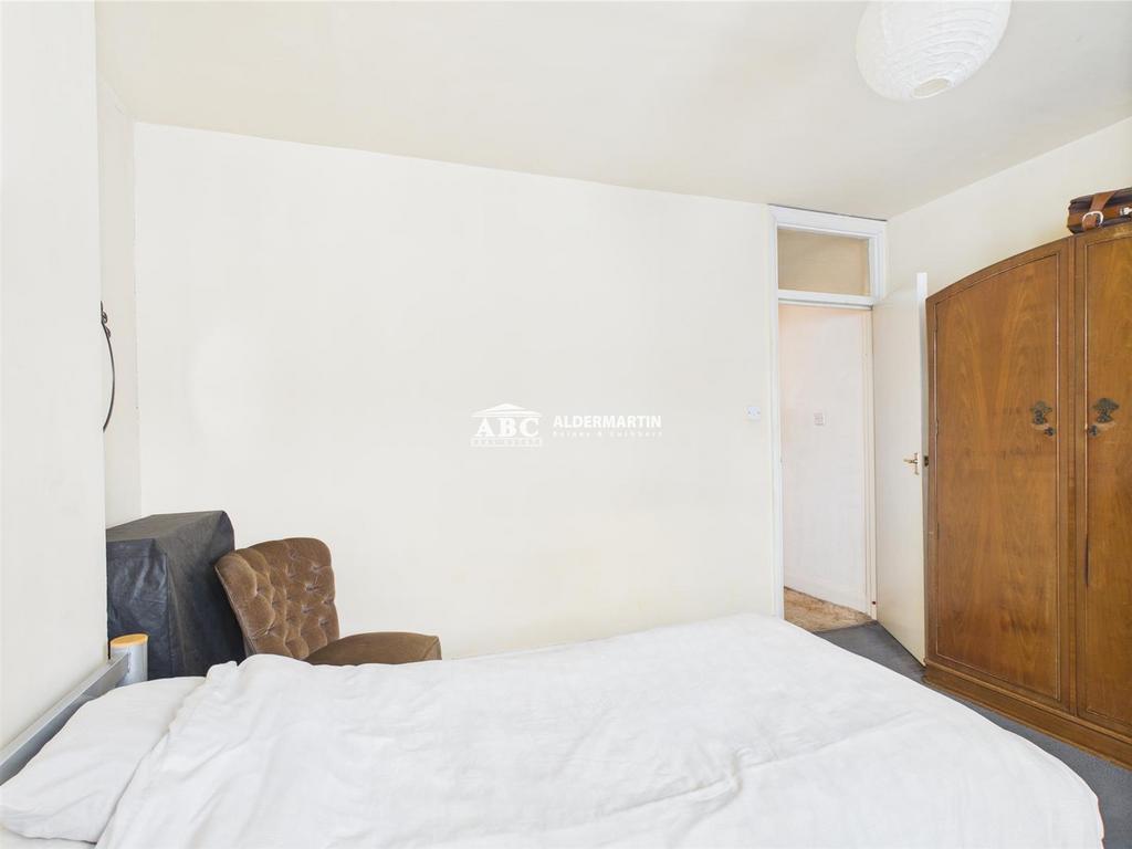 CAM03827 G0-PR0043-STILL012.jpg