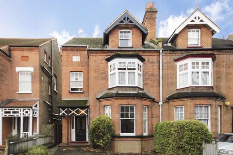2 bedroom flat to rent, Victoria Avenue, Surbiton KT6