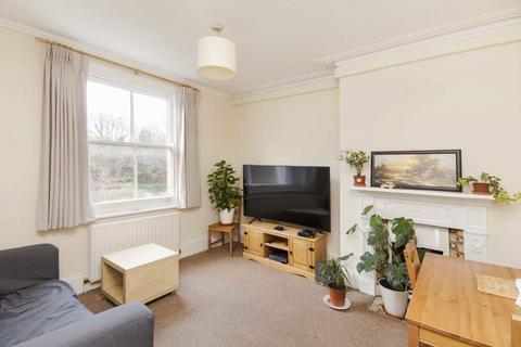 2 bedroom flat to rent, Victoria Avenue, Surbiton KT6