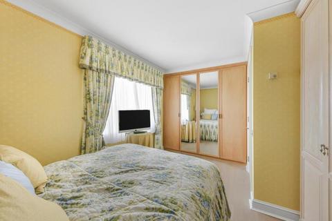 3 bedroom apartment to rent, Abbey Road, St Johns Wood, London, NW8