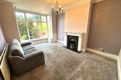 4 bedroom semi-detached house to rent, Bennetts Lane, Bolton, BL1