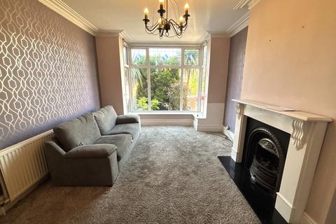 4 bedroom semi-detached house to rent, Bennetts Lane, Bolton, BL1