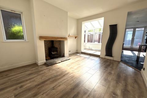 4 bedroom semi-detached house to rent, Bennetts Lane, Bolton, BL1