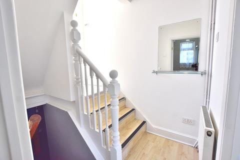 2 bedroom flat for sale, Lascotts Road, Flat C , London. N22