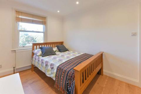 3 bedroom flat for sale, Sandall Road, London NW5
