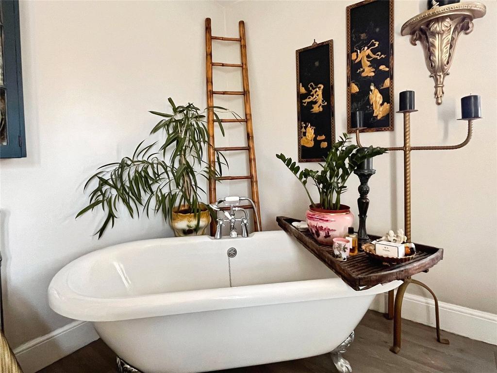 Rolltop Bath