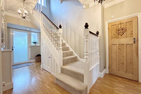 138 Wickham Way, Beckenham, BR3 3AR
