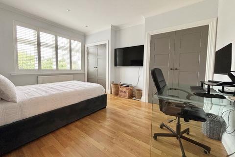 138 Wickham Way, Beckenham, BR3 3AR