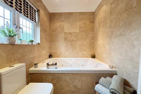 138 Wickham Way, Beckenham, BR3 3AR