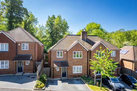 18 Boxford Close, South Croydon, CR2 8SY