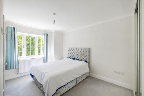 18 Boxford Close, South Croydon, CR2 8SY