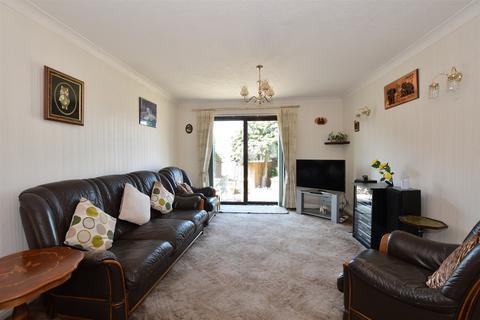 2 bedroom detached bungalow for sale, Bannister Green, Wickford, Essex