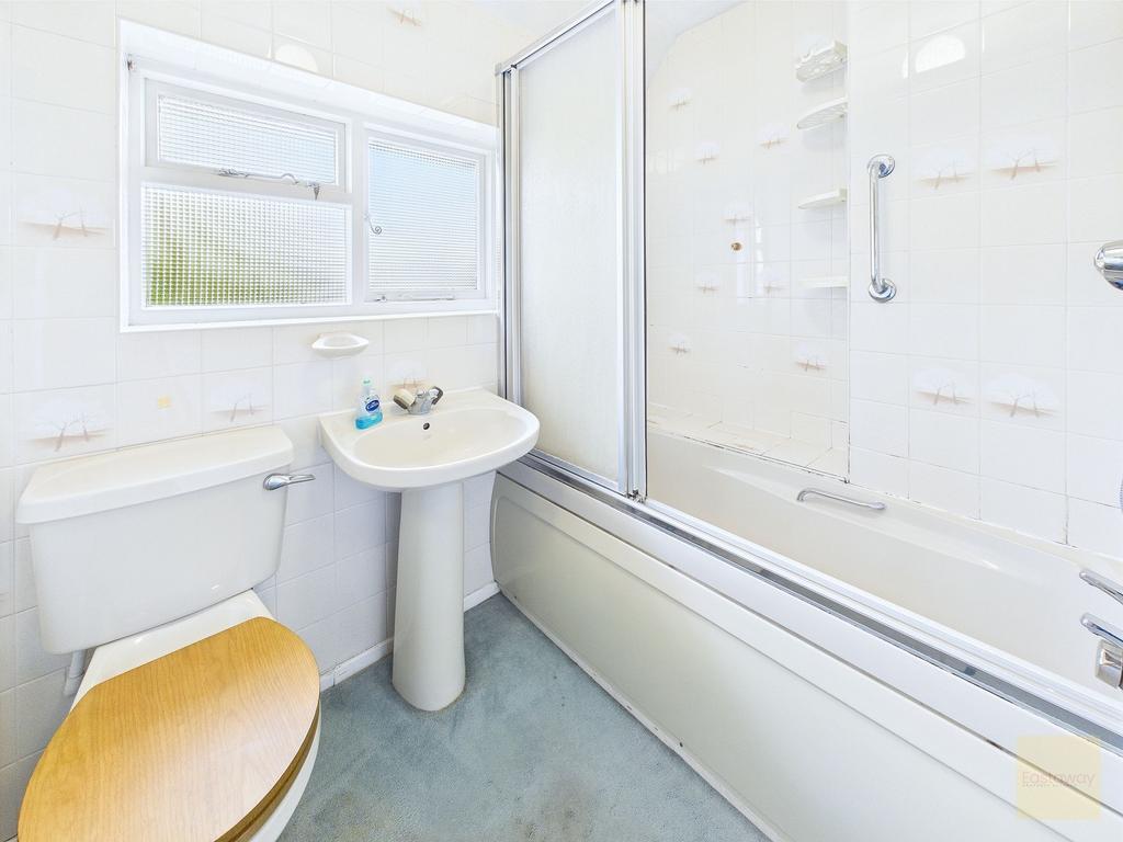 Bathroom 1st Floor