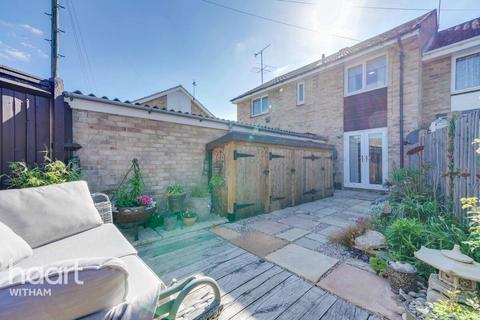 18 Blott Rise, Witham, CM8 1DG
