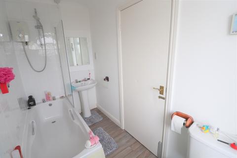 1 bedroom flat to rent, Waterloo Road, Pudsey, LS28