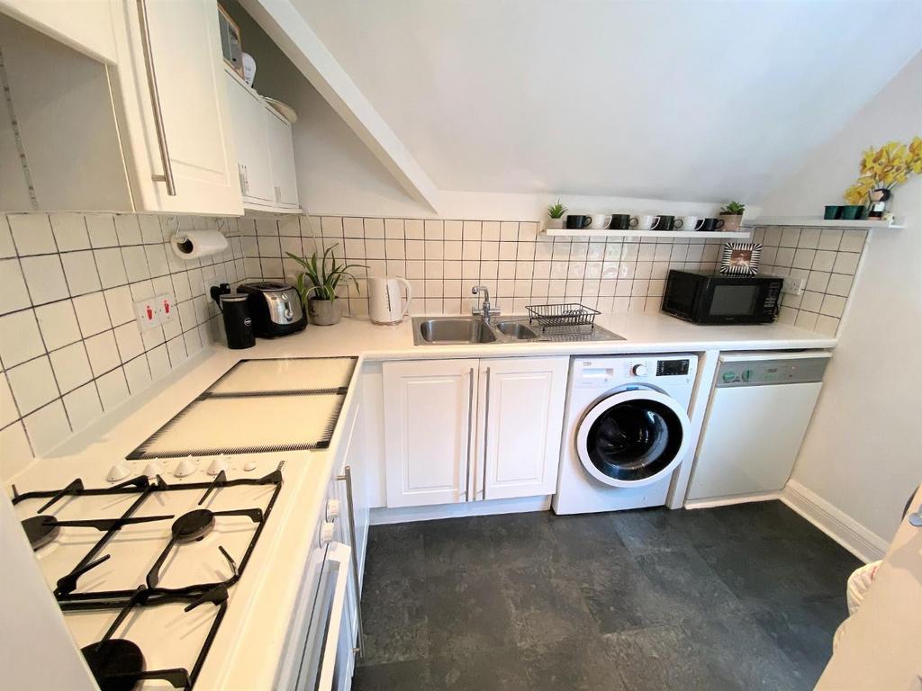 Kitchen 1.jpg