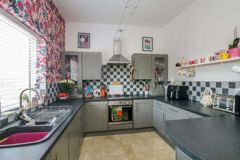 2 bedroom apartment for sale, Queens Road, Southport PR9