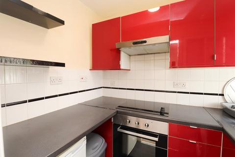 1 bedroom flat to rent, Fieldway Rise, Leeds, West Yorkshire, LS13
