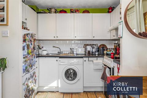 1 bedroom flat for sale, Parrotts Field, Hoddesdon