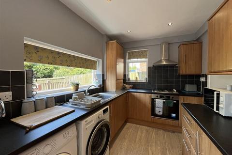 13 Griffe Drive, Wyke, Bradford, BD12 8QB