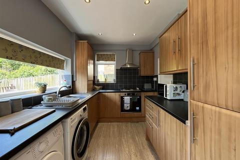 13 Griffe Drive, Wyke, Bradford, BD12 8QB