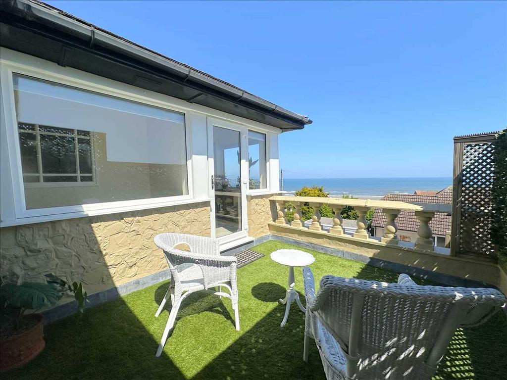 Sun terrace (off the