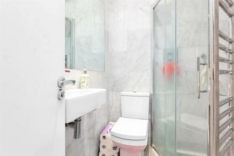 4 bedroom flat to rent, Villiers Road Willesden Green NW2