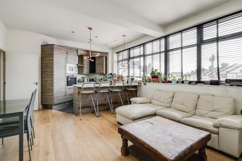 4 bedroom flat to rent, Villiers Road Willesden Green NW2
