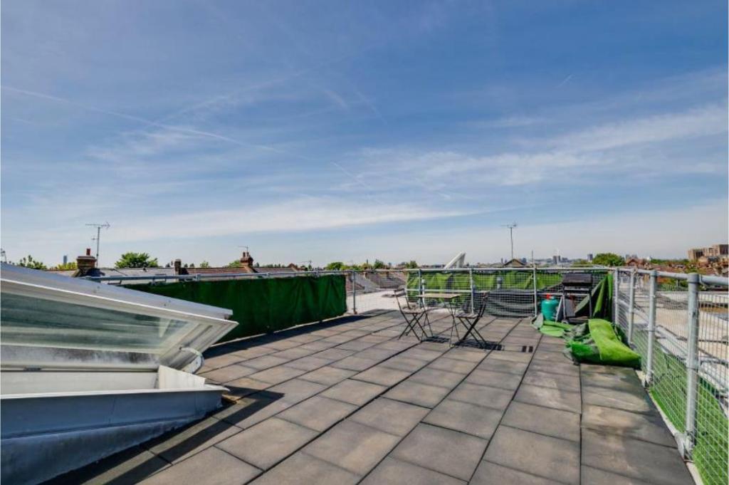 The-courtyard-villiers-road-willesden-green-nw2