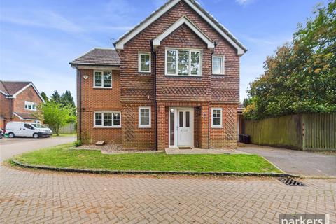 4 bedroom detached house for sale, The Laurels, Reading RG5