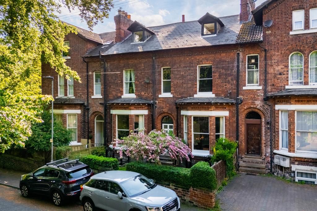 7 Bedroom, Terrace Property