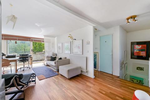 Galba Court, Brentford, TW8