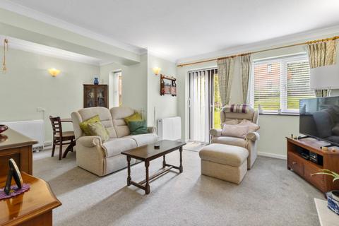 1 bedroom apartment for sale, London Road, Uckfield, East Sussex, TN22