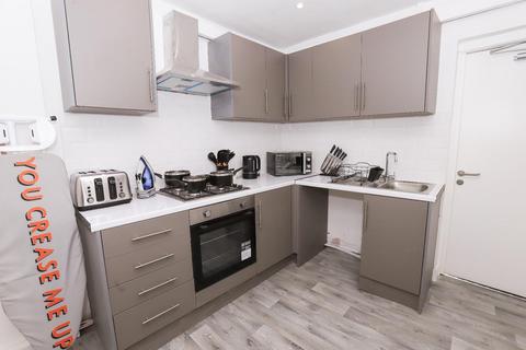 4 bedroom terraced house to rent, Athol Street, Middlesbrough